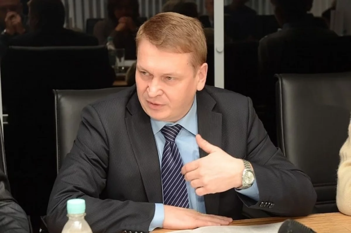 Депутат Владислав Егоров отказался от мандата в ЗСНО