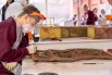 На одной площадке собрались десятки профессионалов разных возрастов.