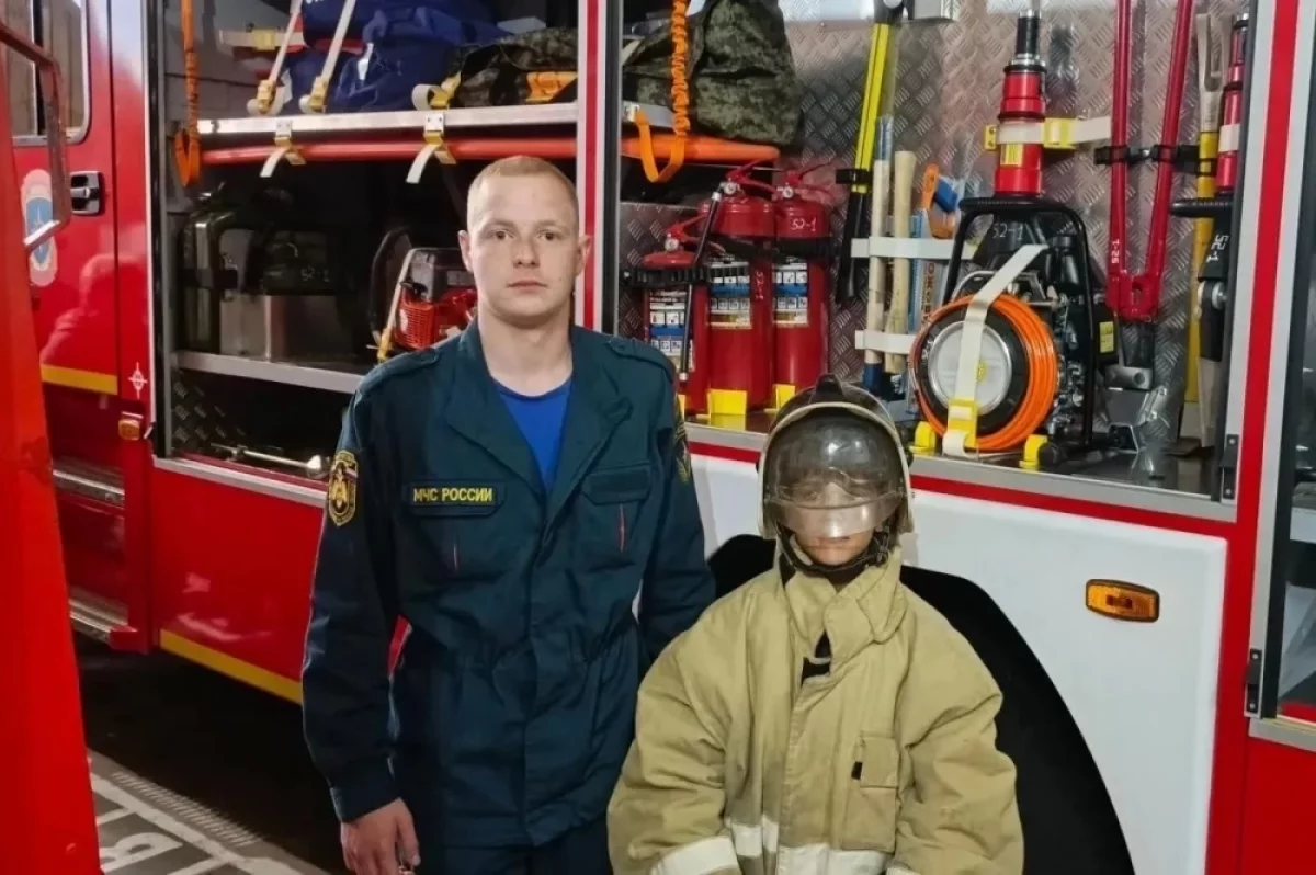 В Спирово школьников переодели в пожарных