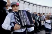 Самым юным участникам флешмоба едва исполнилось шесть лет, но они выступали наравне со взрослыми.
