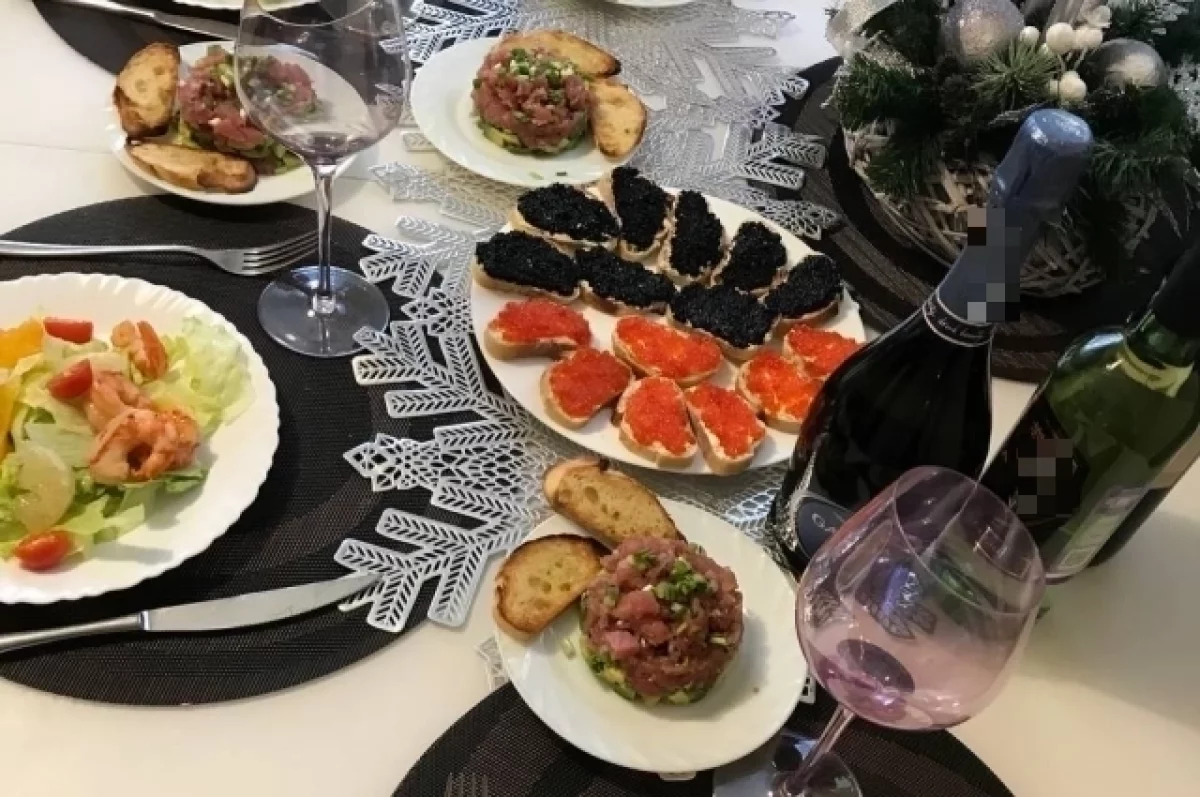 Эксперт назвал продукты для новогоднего стола, которые можно купить заранее