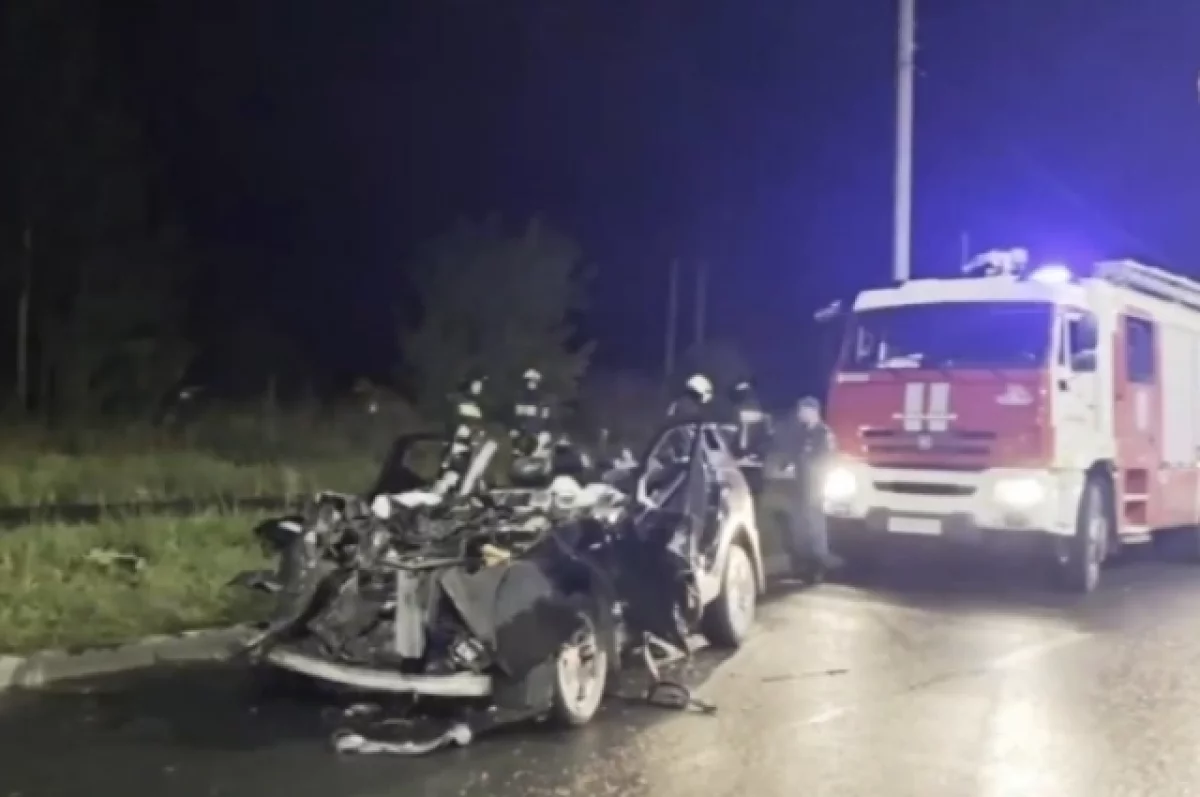 В Ярославском районе водитель BMW погиб при наезде на фуру