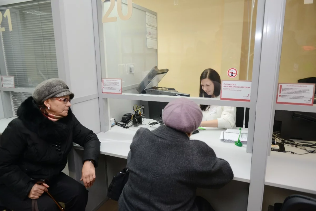 Смоляне могут выбрать форму получения набора социальных услуг до 1 октября