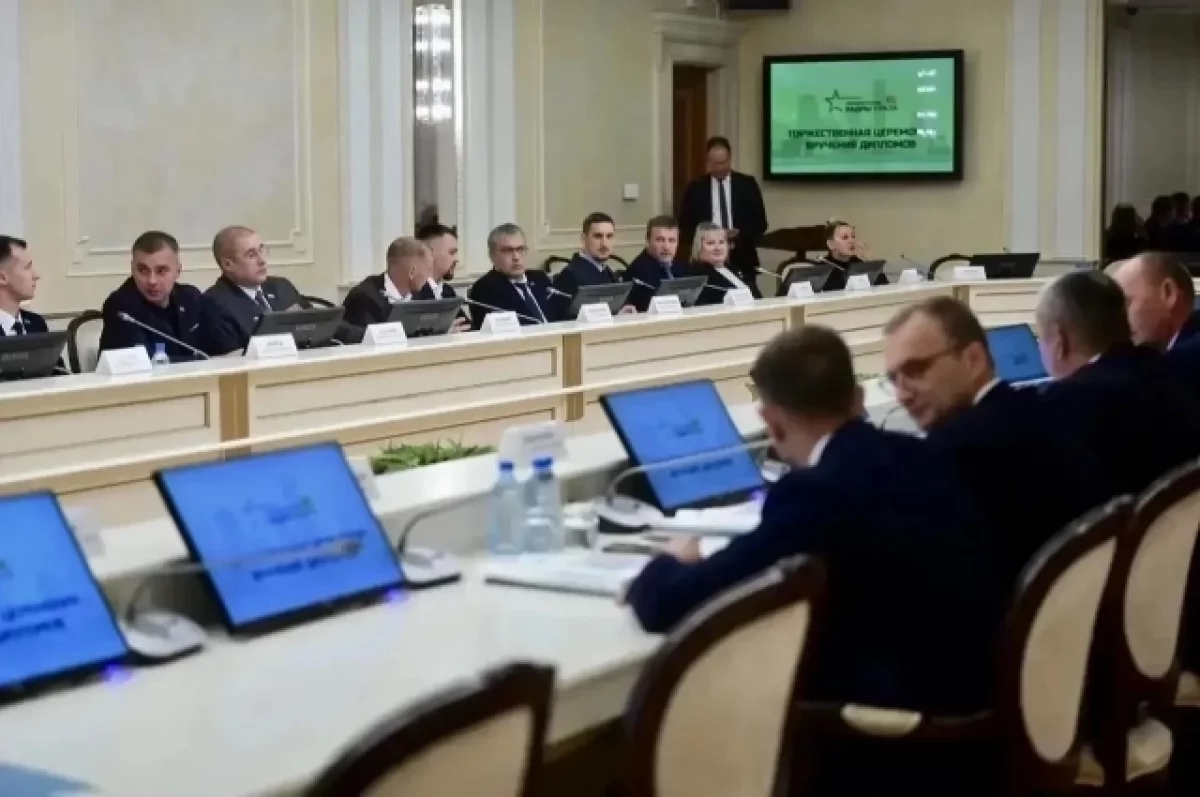 Денис Паслер отметил результаты программы «Управленческие кадры Урала»