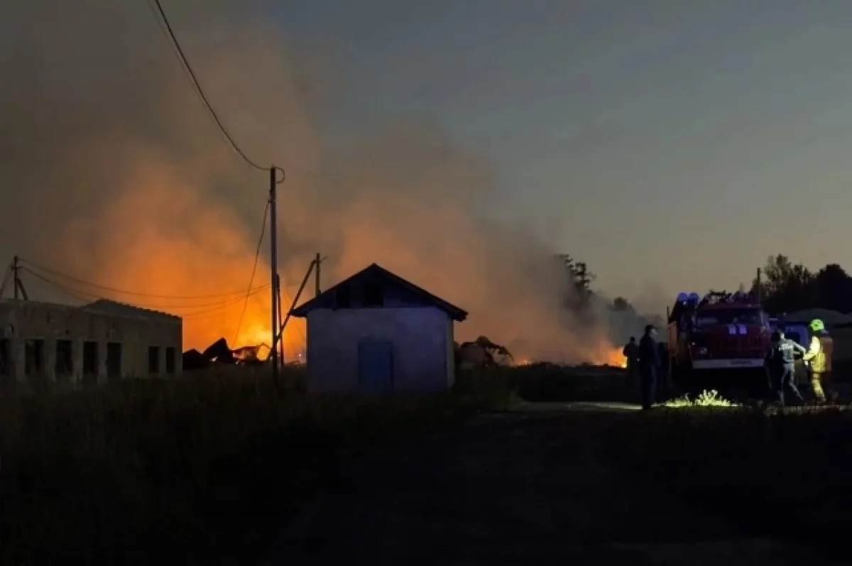 Число погибших при пожаре на складе пиротехники в Кубринске выросло до 10