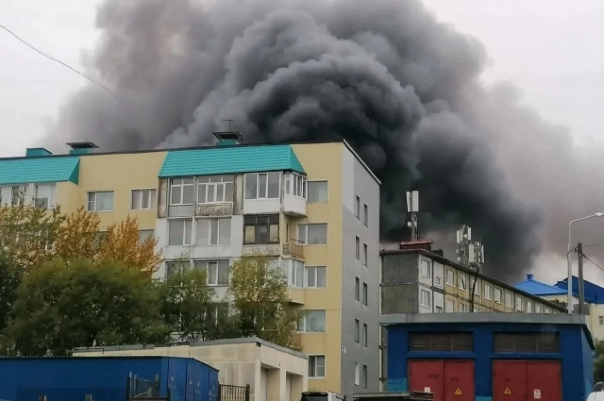Пожар на рынке в Петропавловске: на месте работают несколько подразделений