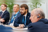 До этого он почти год исполнял обязанности главы города.