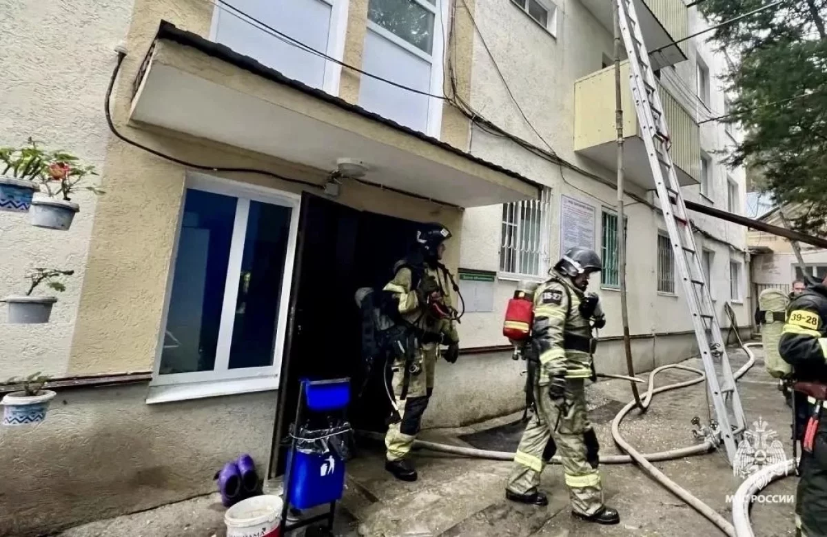 Пожарные на Ставрополье спасли 5 человек из горящего дома