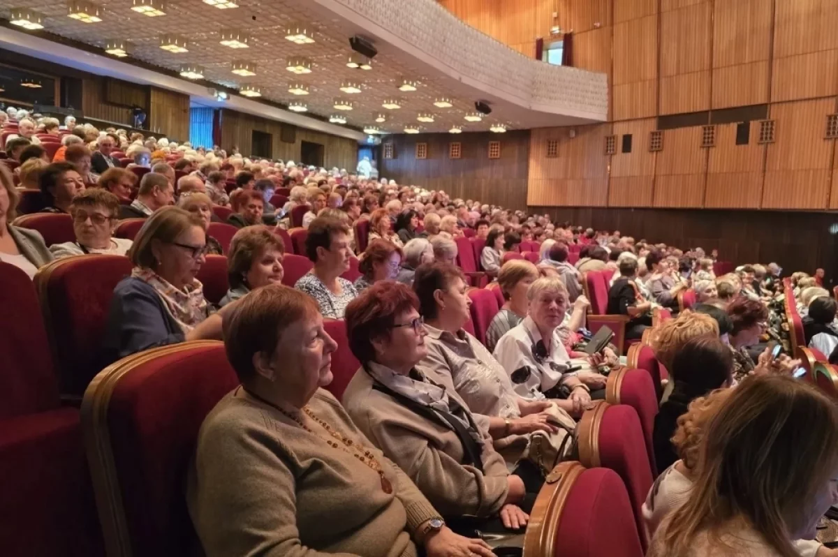 Омских ветеранов здравоохранения поздравили с Днем пожилого человека