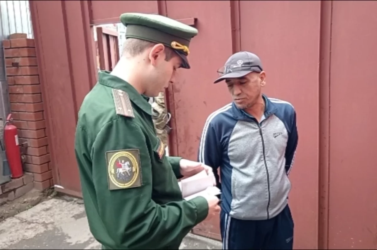 В Перми 7 мигрантов-уклонистов с Центрального рынка отправили в военкомат