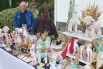 Народные умельцы привезли свои поделки.