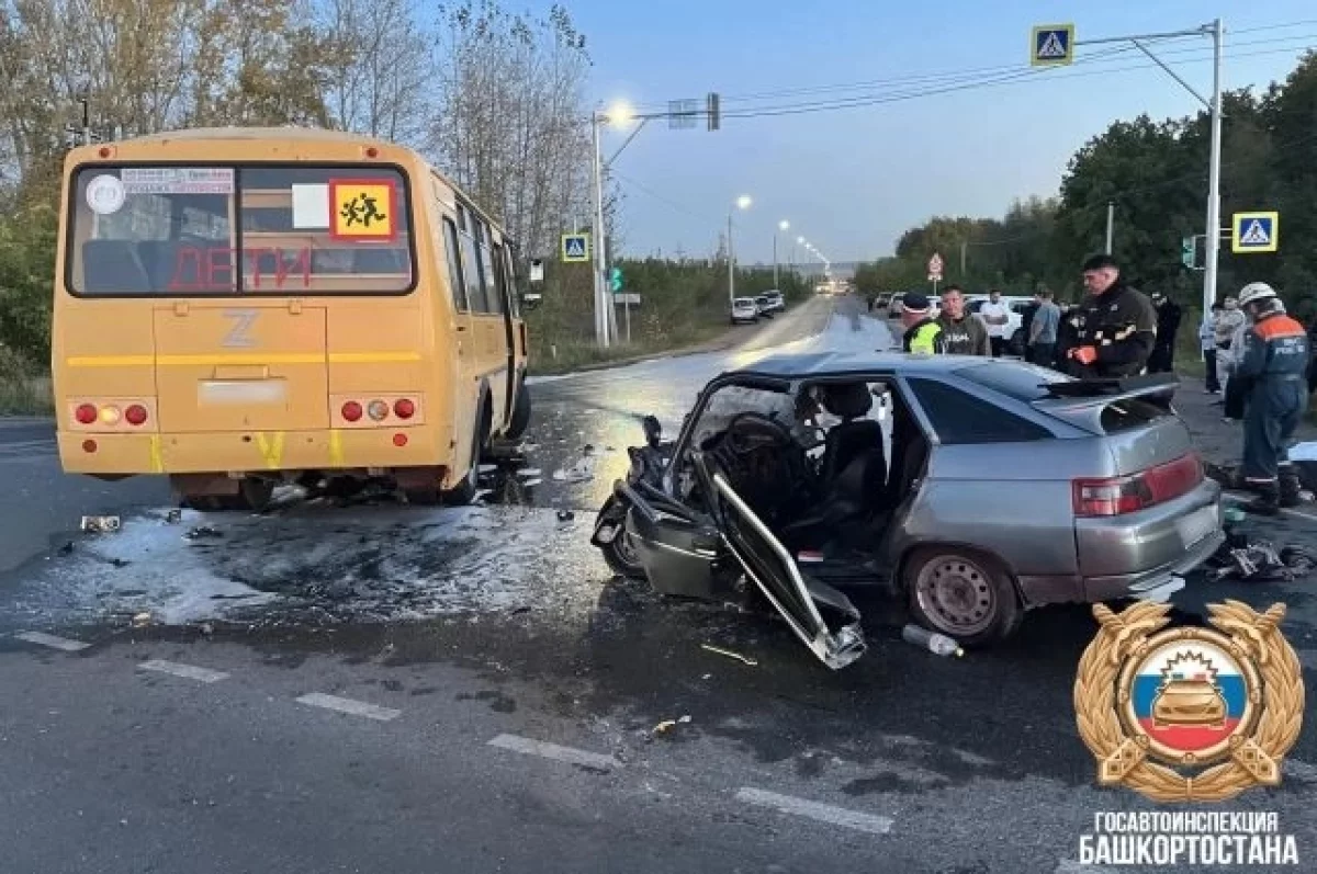 Под Уфой два человека погибли в ДТП со школьным автобусом