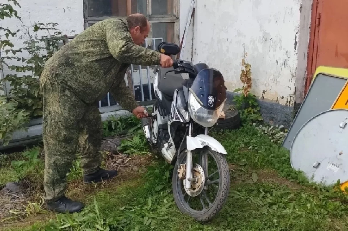 На Алтае у пьяного водителя конфисковали мотоцикл и отдали его военным