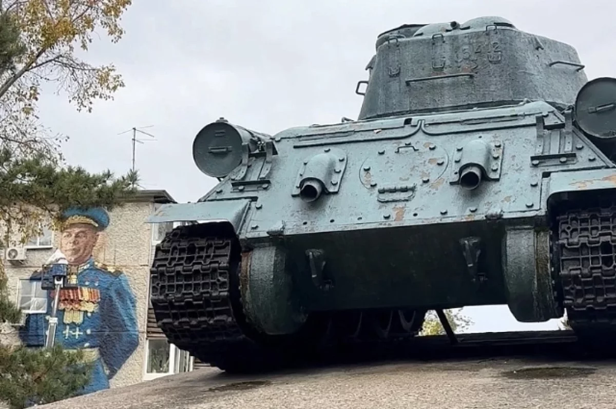 В Хабаровске на пятиэтажке рисуют огромный портрет маршала Рыбалко