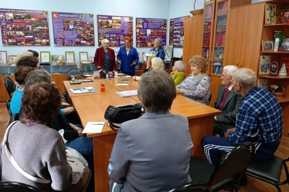 Активисты поздравили представителей Совета ветеранов Заводского района