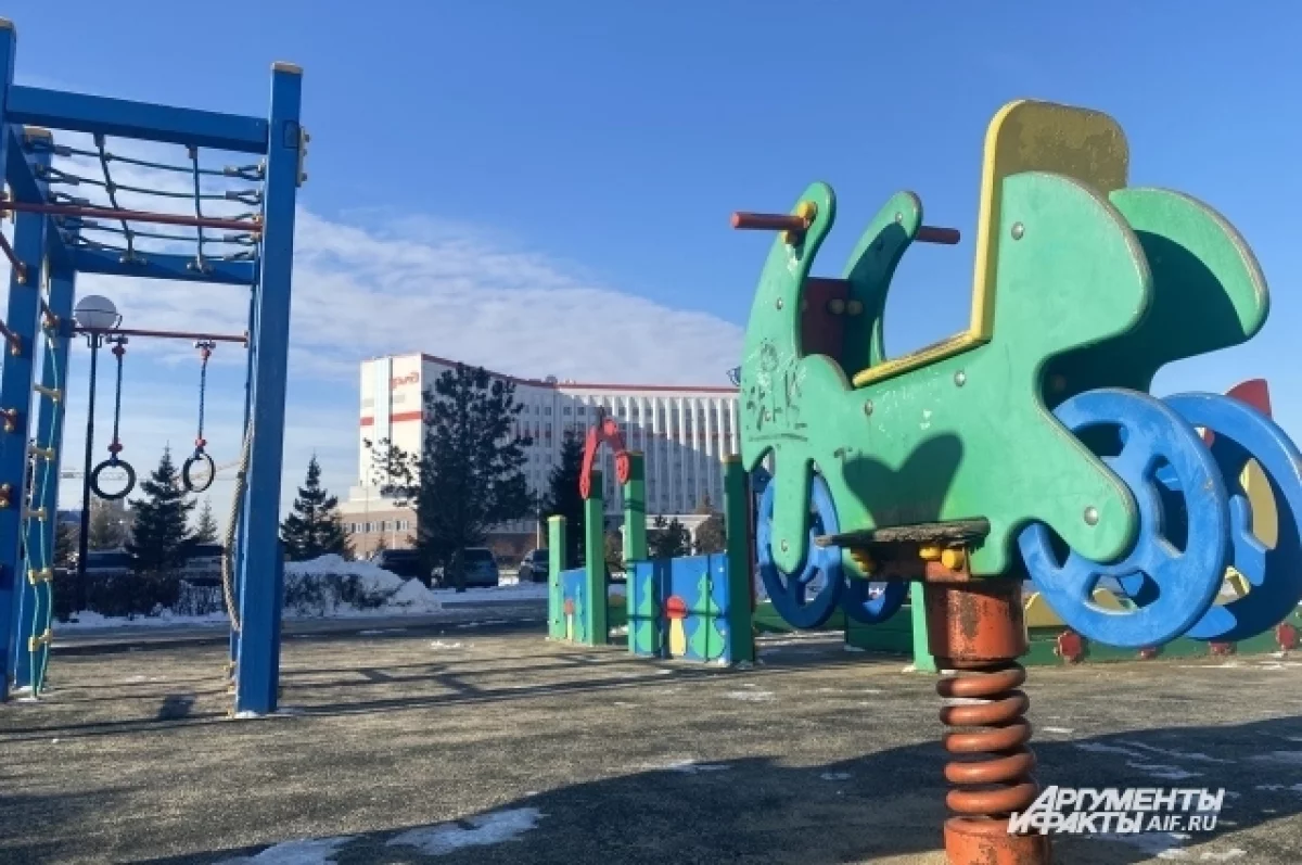Школьницу, порезавшую другую на площадке, назвали «особенным» ребёнком