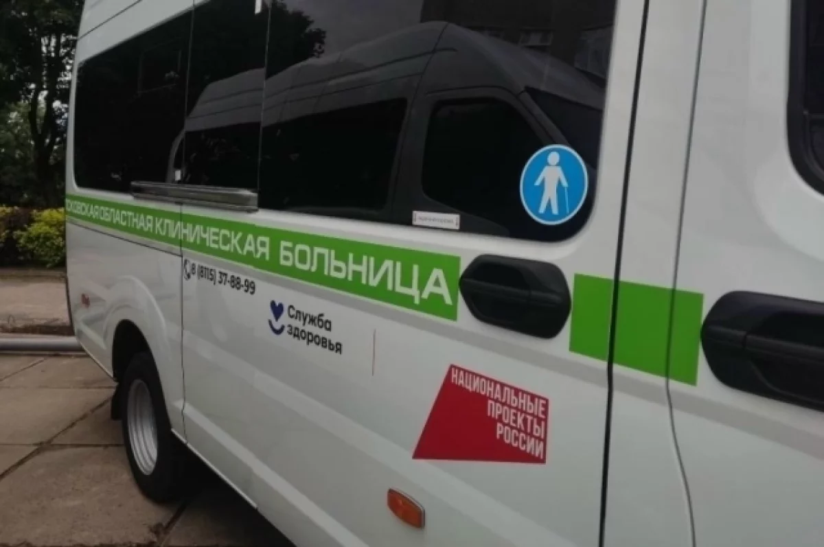 Невельская больница получила новый автобус для пациентов