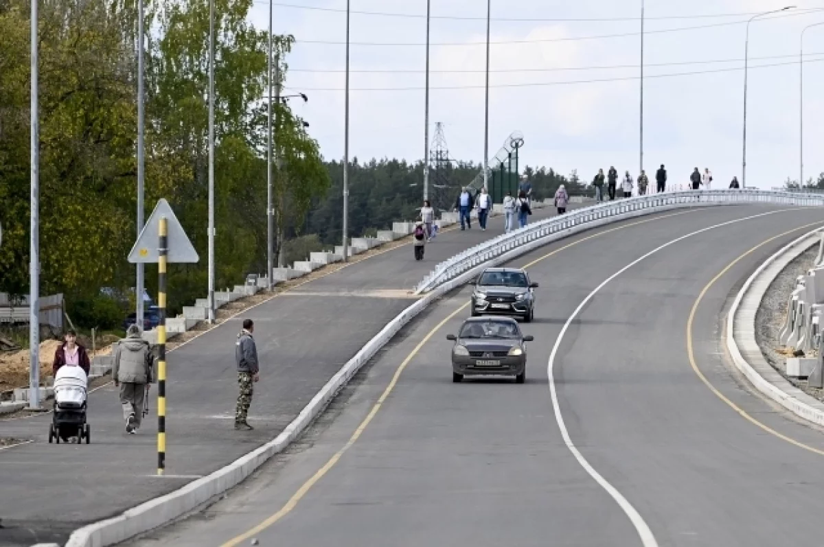 В Твери открыли движение по Западному мосту