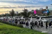 Колонна прошла через самое сердце города. 