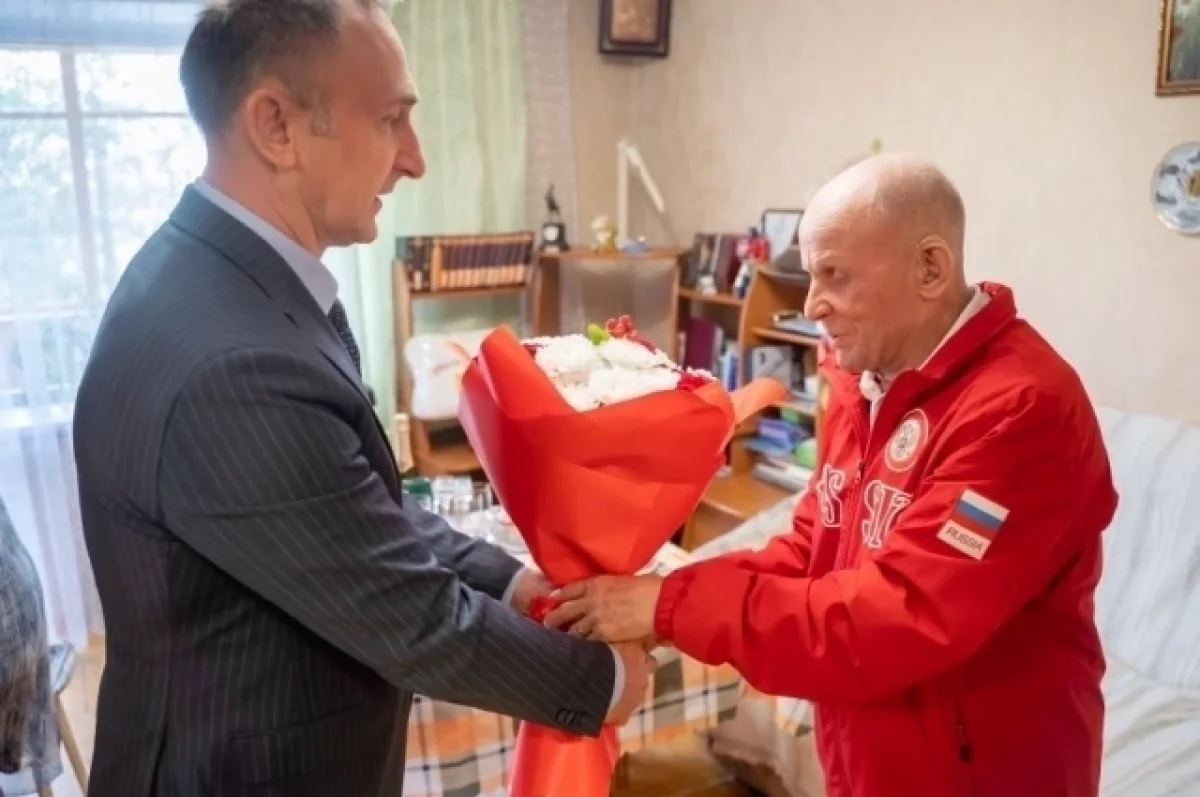 Почётный гражданин Кирова Анатолий Казаковцев отпраздновал 90-летие