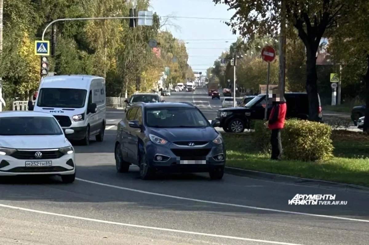 В Твери на бульваре Цанова столкнулись два автомобиля