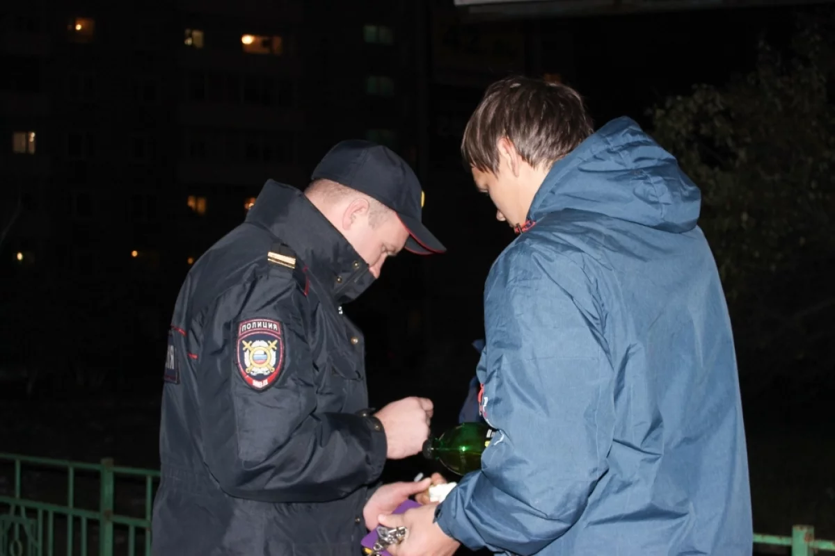 В Архангельске «комендантский час» для несовершеннолетних увеличили на час