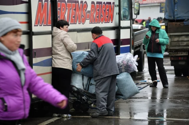 За первое полугодие 2026 года таможня выявила свыше 6 тыс. фактов незаконного перемещения наличных физлицами на 955 млн рублей во всех валютах.