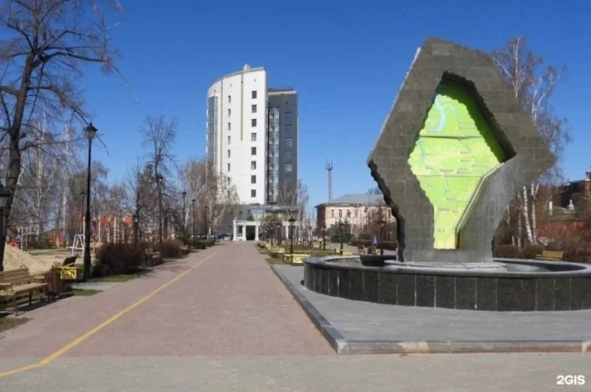 В Тюмени закончили реконструкцию площади Борцов Революции