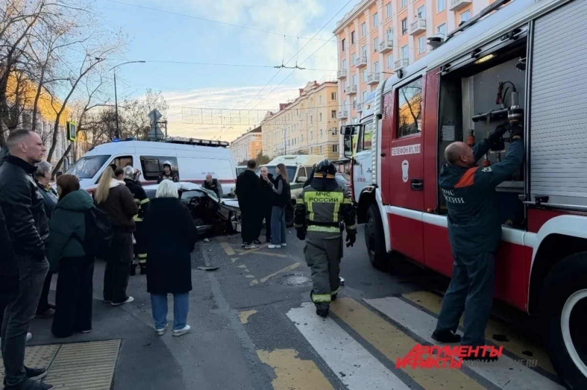 Два человека пострадали в ДТП на перекрёстке в центре Мурманска