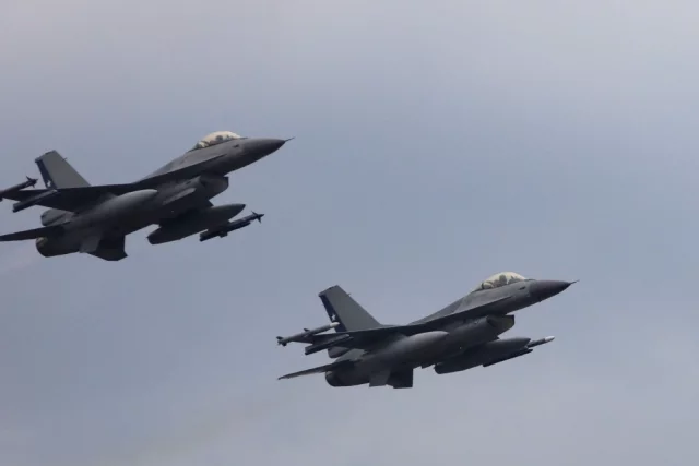 Из-за объема вылета F-16 в рамках задач по ПВО ресурс еще имеющихся в распоряжении ВСУ машин истечет к концу года.