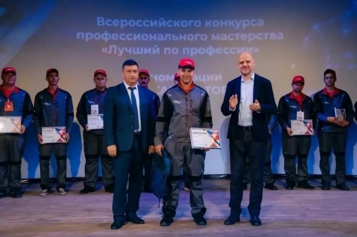 Калужанин Евгений Туманов признан лучшим механизатором России