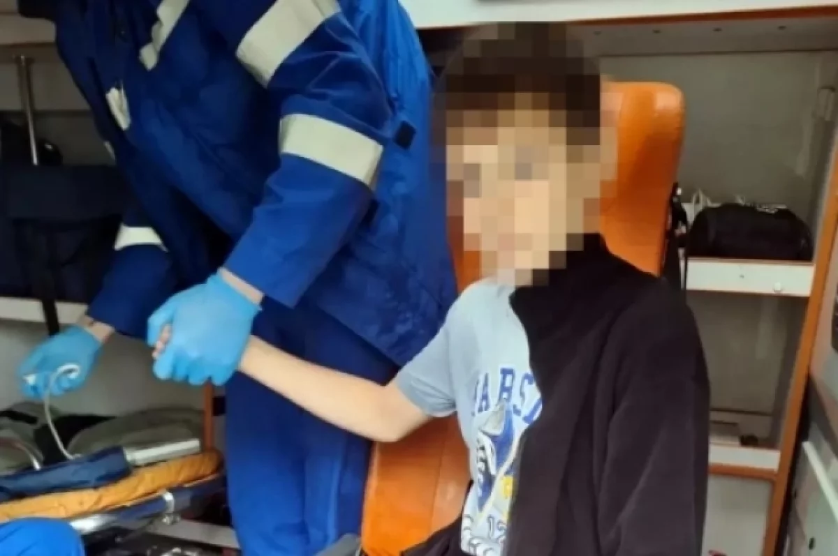 В Челябинске пожарные сняли ребёнка с карниза четвёртого этажа
