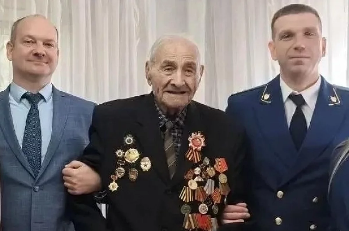 Фронтовик Иван Клочков отметил 100-летний юбилей в Волгограде