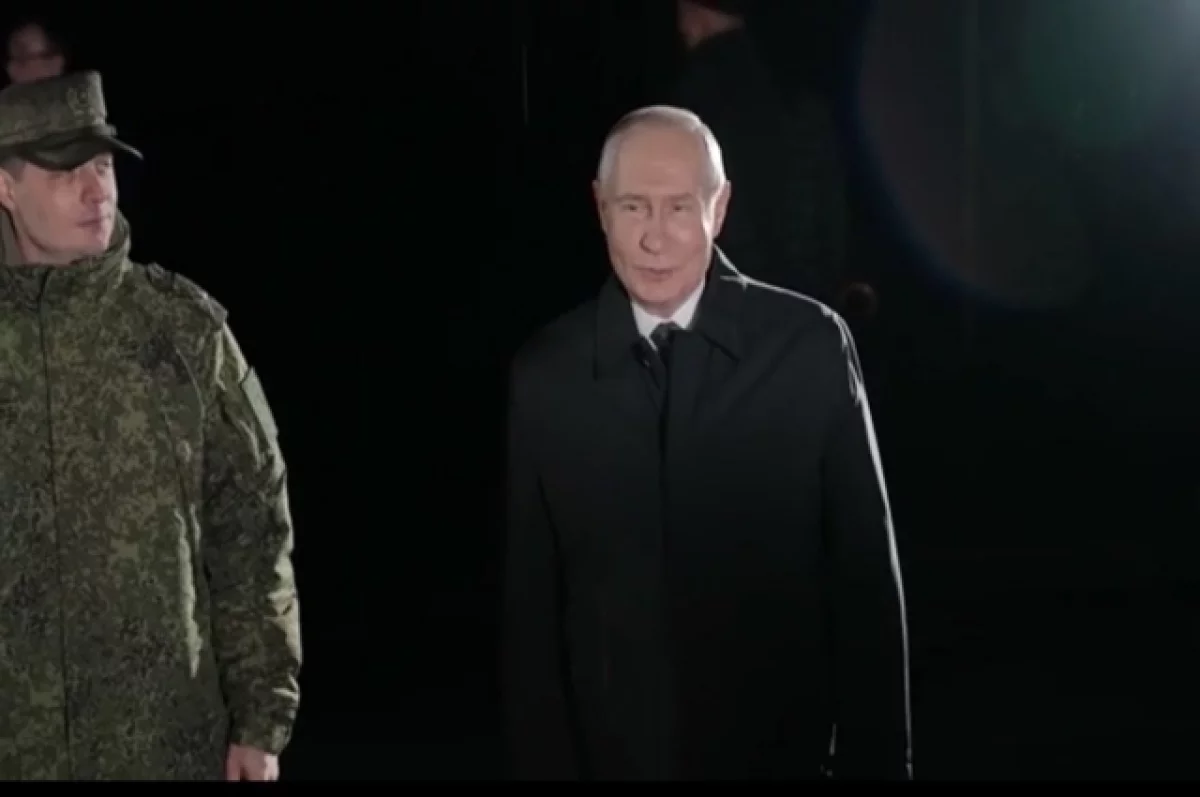 Владимир Путин на учениях в Чебаркуле встретился с военными атташе