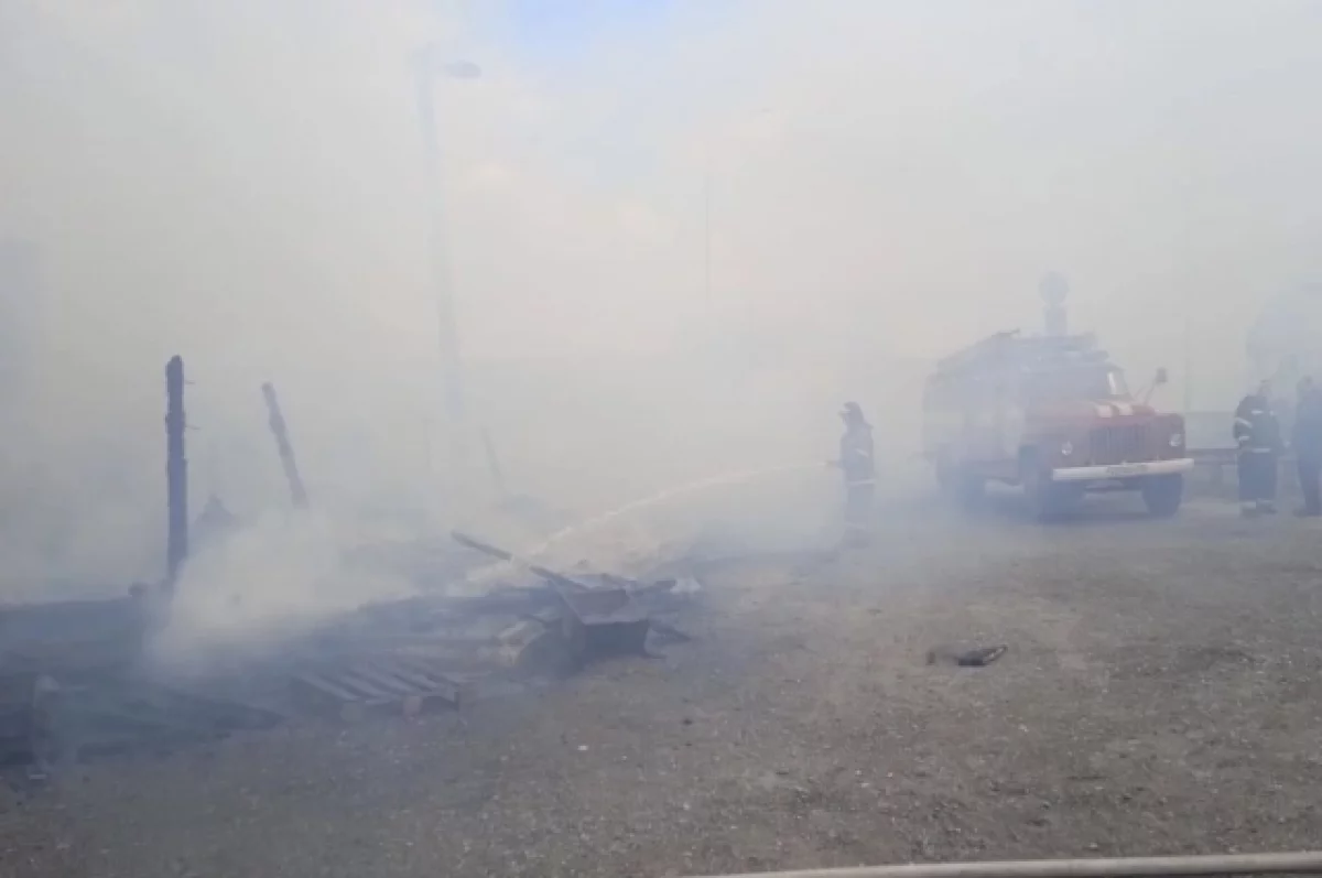 В Старомайнском районе при пожаре в деревянном доме пострадал мужчина