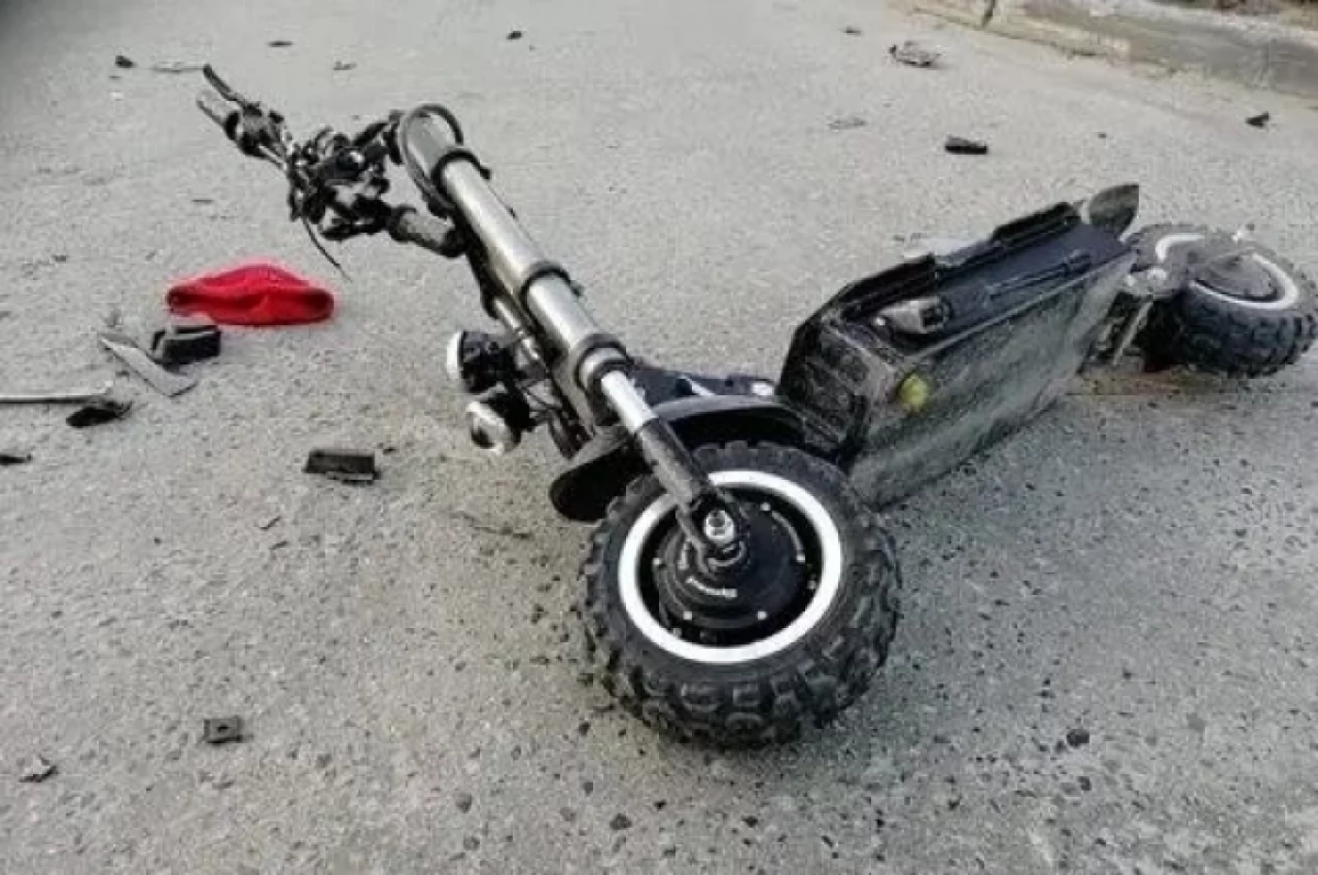 Двое детей на самокатах попали под машину в Иркутске