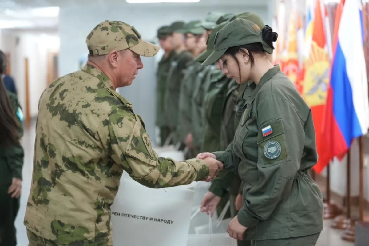 Годовой курс «Плечом к плечу» запустили в хабаровском центре «ВОИН»