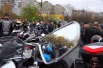Маршрут завершился у мемориала мурманчанам-защитникам Заполярья в годы Великой Отечественной войны, где участники почтили память погибших и возложили цветы.