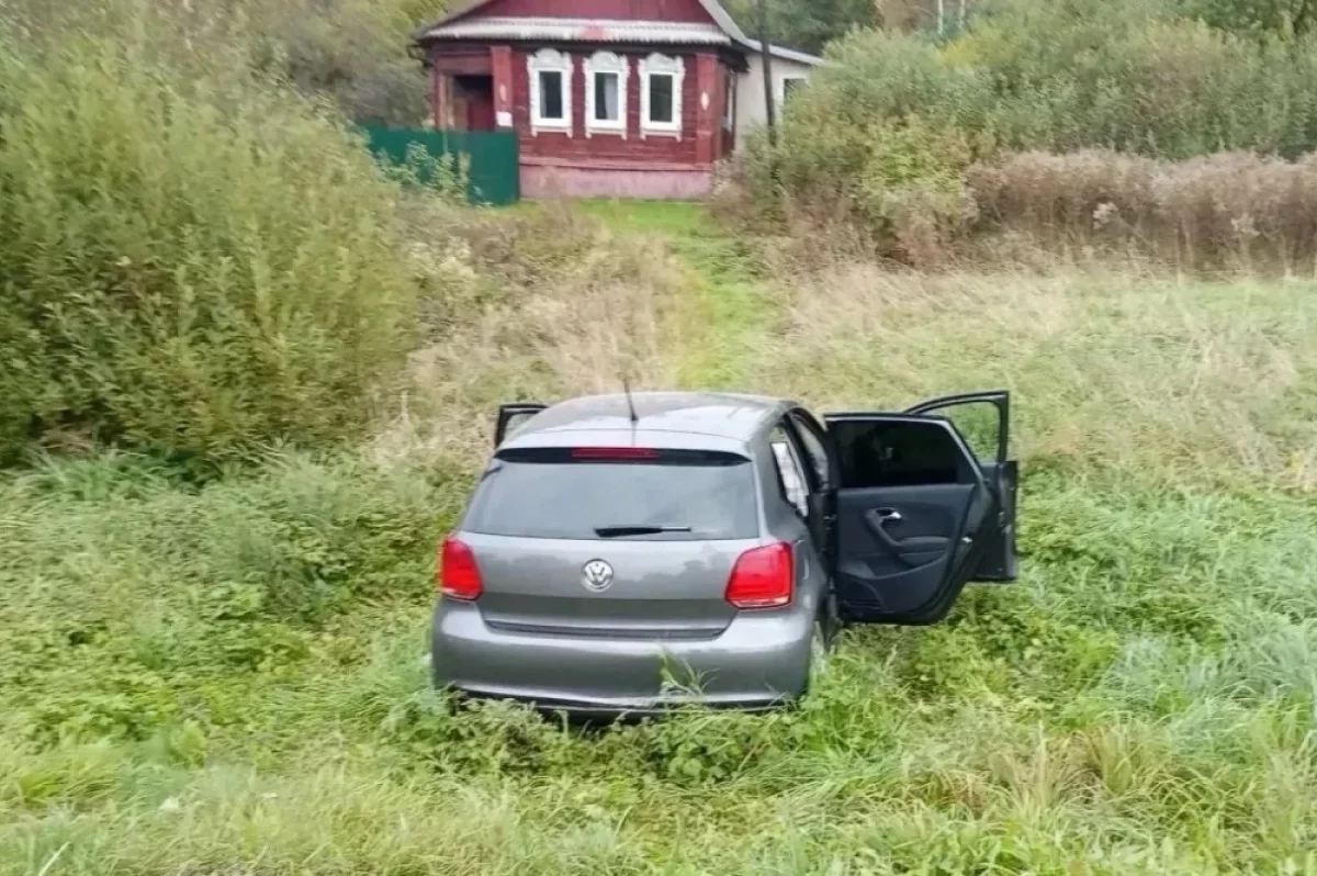 Появились фото с места ДТП с участием фуры и Volkswagen Polo
