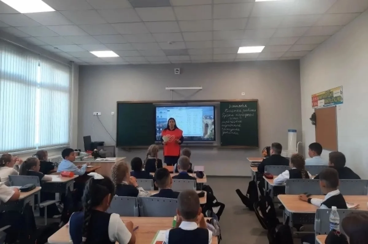 Более 6 тыс. школьников участвовали в акции «Уступи дорогу поездам!» ЗабЖД