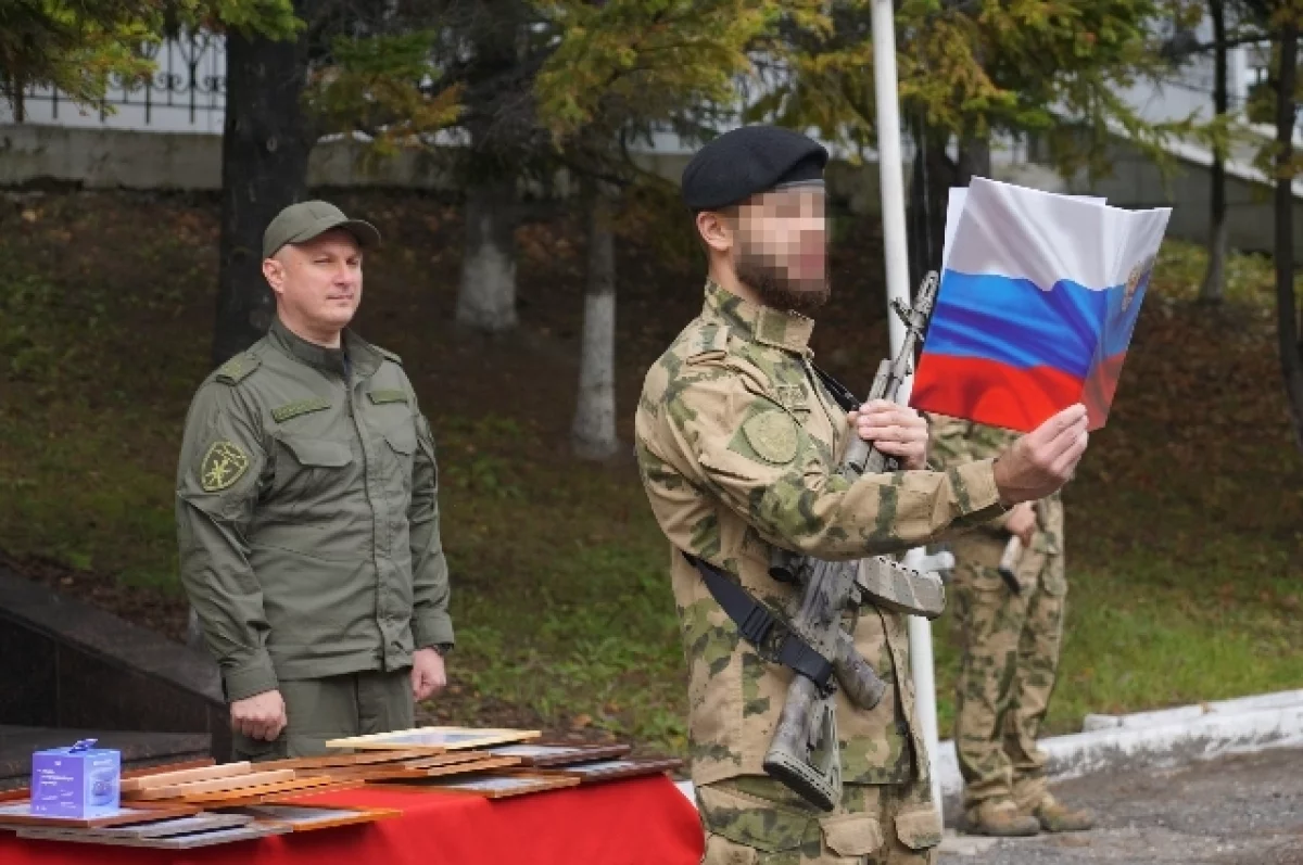 Сотрудникам ОМОН в Хабаровском крае вручили награды ко дню отряда