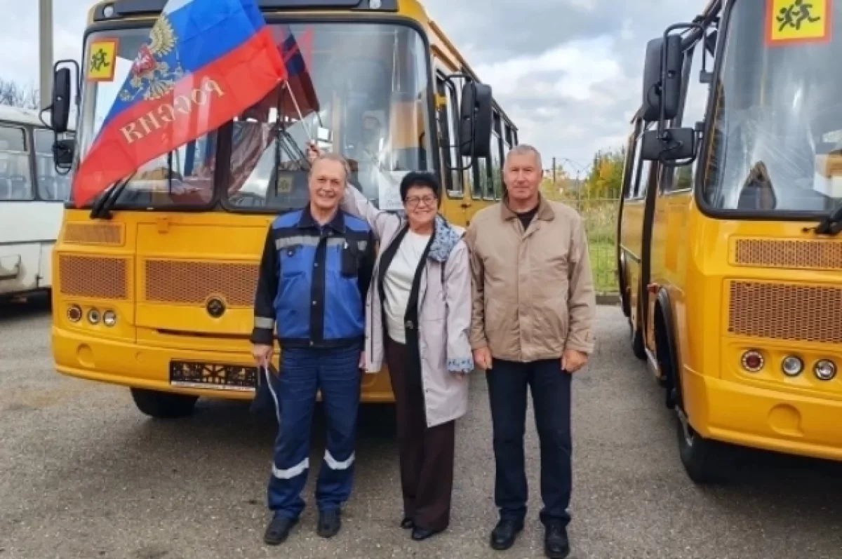 Две школы Ростовского округа получили новые автобусы