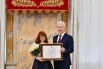 Среди лауреатов городской премии — учитель биологии школы имени Маршала В. И. Чуйкова Ирина Чернышова, чьи выпускники ежегодно поступают в ведущие медицинские вузы страны.