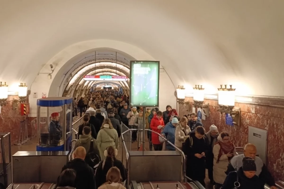 Вход на станцию метро «Горный институт» снова ограничили