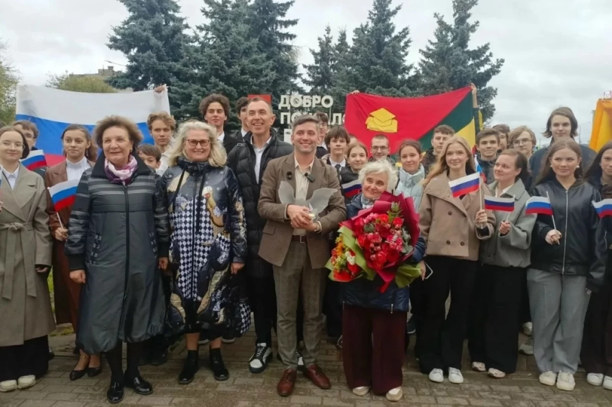 Тверь торжественно встретила «Учителя года России — 2026» Алексея Морозова