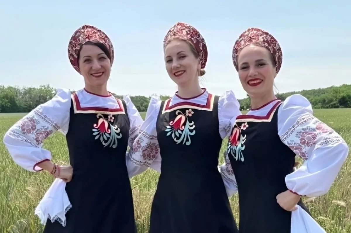 Как шьют настоящий национальный костюм
