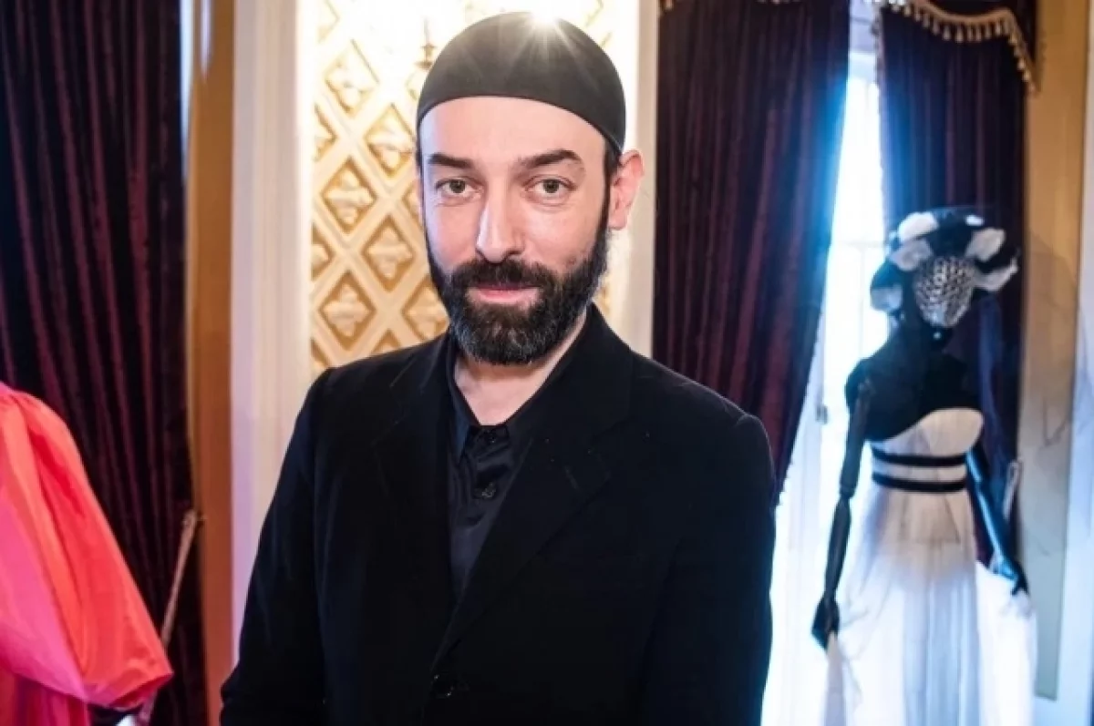 Придумал &laquo;пальто-одеяло&raquo;. От чего в 47 лет скончался модельер Гасилин