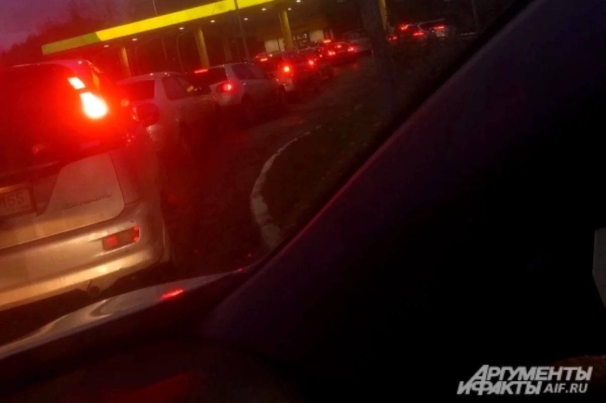 Из-за наплыва автомобилей на Левобережье Омска образовались пробки