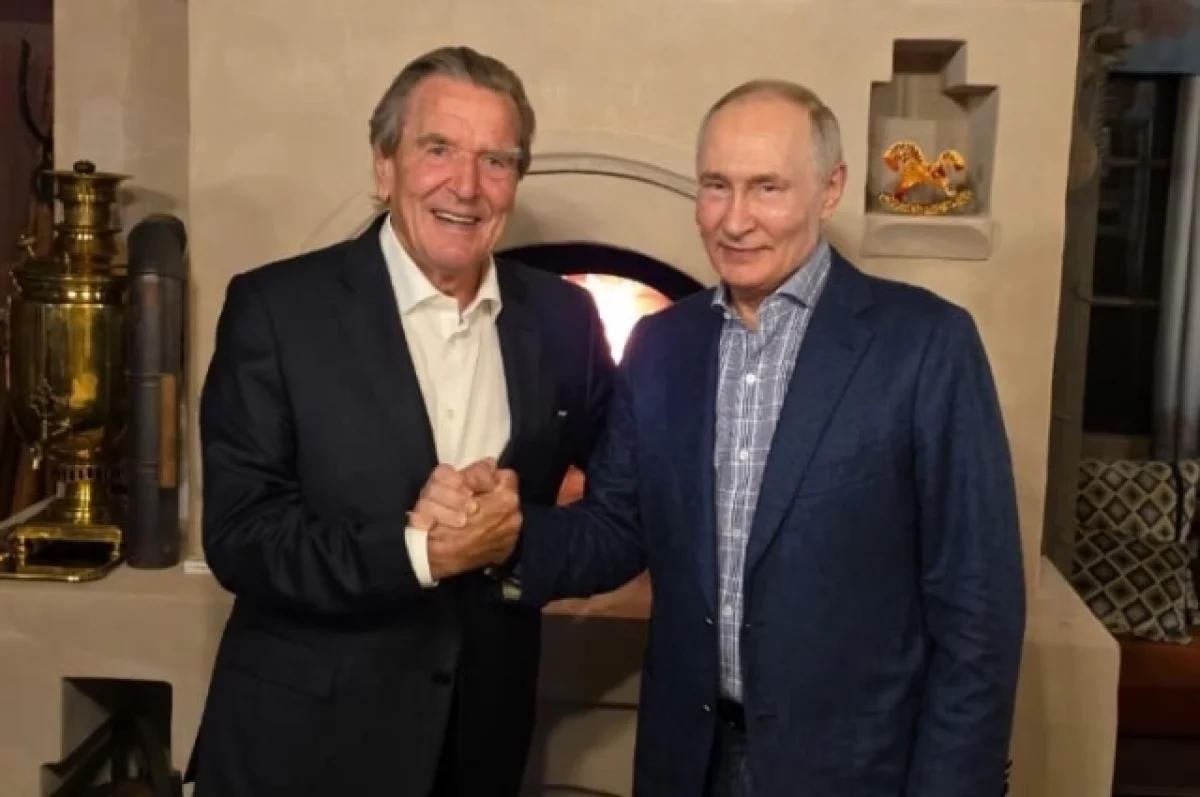 Экс-канцлер Германии Шредер присутствовал на дне рождения Путина