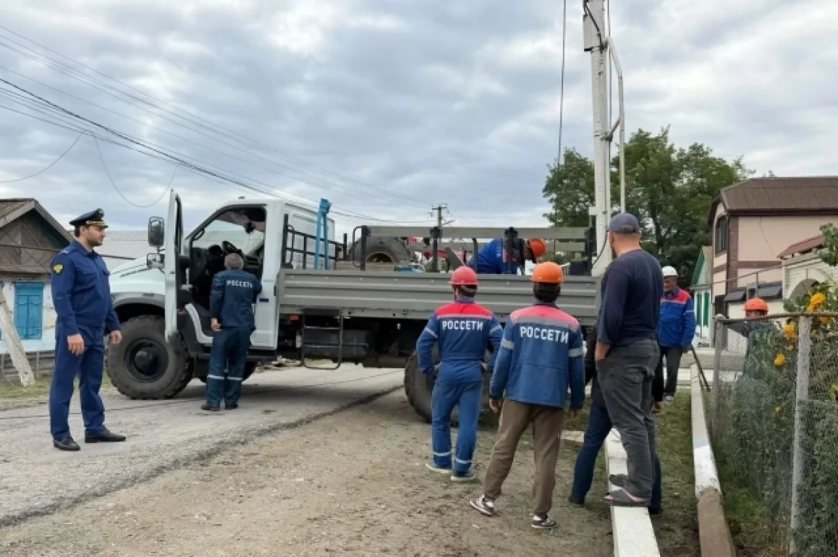 В Дагестане родители погибшего бойца СВО жили под провисающими проводами